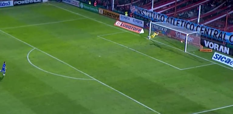 El tremendo gol de Rodríguez desde mitad de cancha para el empate de Instituto