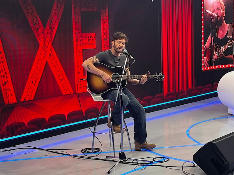 Acústico de Axel en Telenoche: “En el mundo hay una sobredosis de tecnología” 