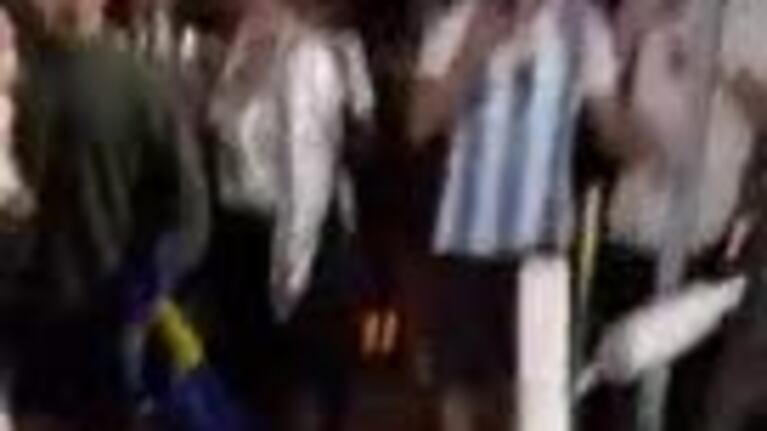 Messi, incómodo a la salida de un restaurante