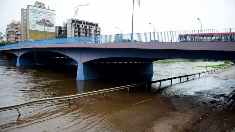 Cortes en la Costanera por las intensas lluvias: cómo afecto al tránsito en Córdoba 