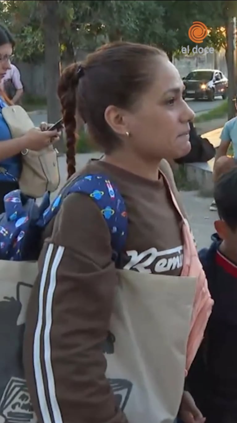 El Doce lo llevó al colegio porque el colectivo no frenó