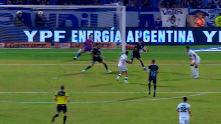 Polémica en Liniers: el penal que pidió todo Vélez contra Belgrano