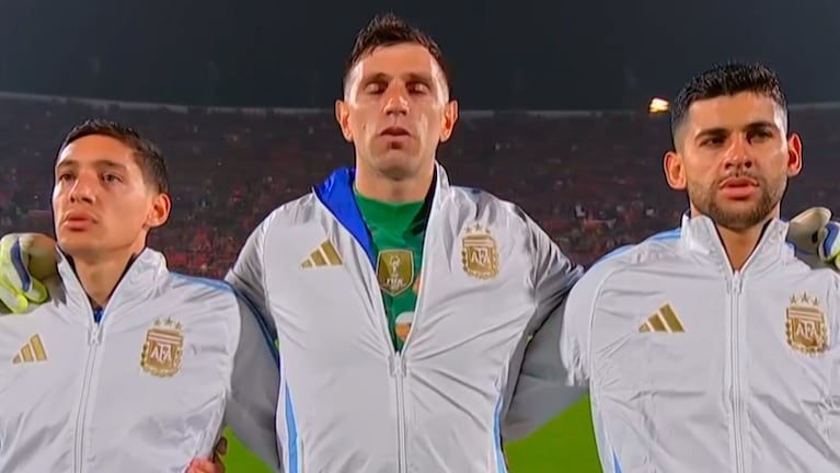 En medio de silbidos, así sonó el Himno en la previa de Argentina ante Chile