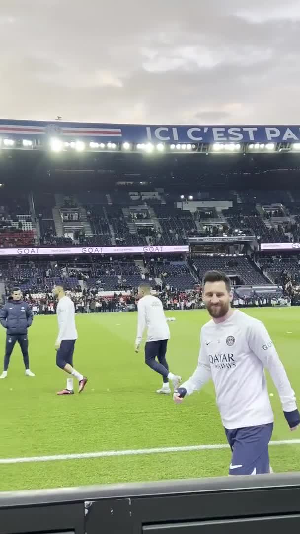 La reacción de Messi al grito de un hincha argentino