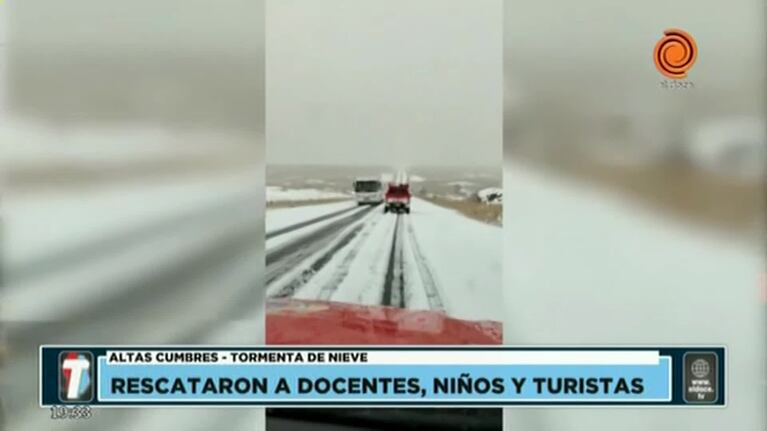 Rescataron a niños y turistas por la nieve en las Altas Cumbres