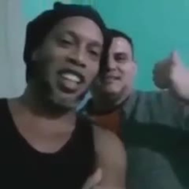 Ronaldinho y su compañero de equipo en prisión