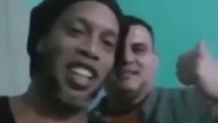 Ronaldinho y su compañero de equipo en prisión