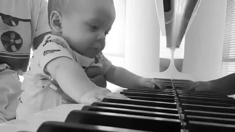 Los primeros pasos musicales de Máximo
