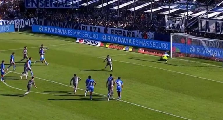 El gol de penal de Gimnasia de la Plata que puso el 1 a 0 contra Estudiante de Río Cuarto