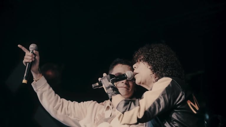 La Mona Jiménez reversionó "Amor secreto" en vivo junto a Uriel Lozano