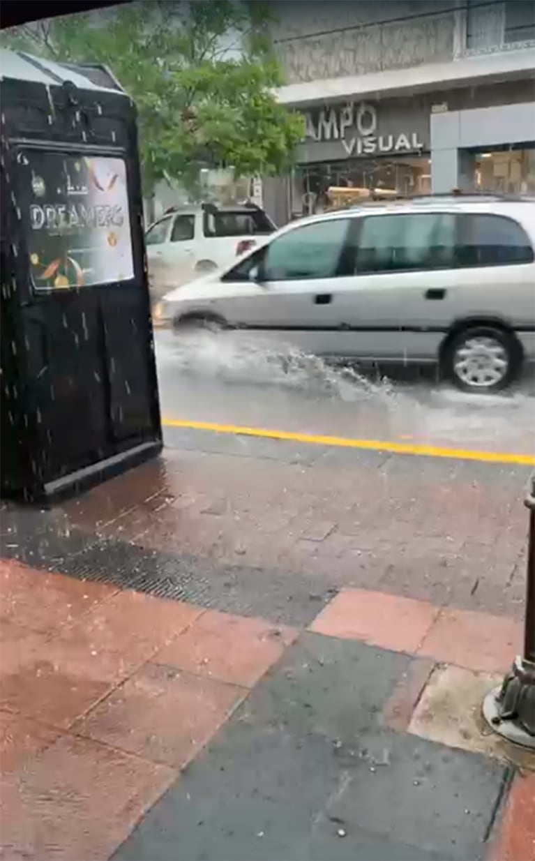 Diluvio con granizo en Alta Gracia en la previa de la Navidad