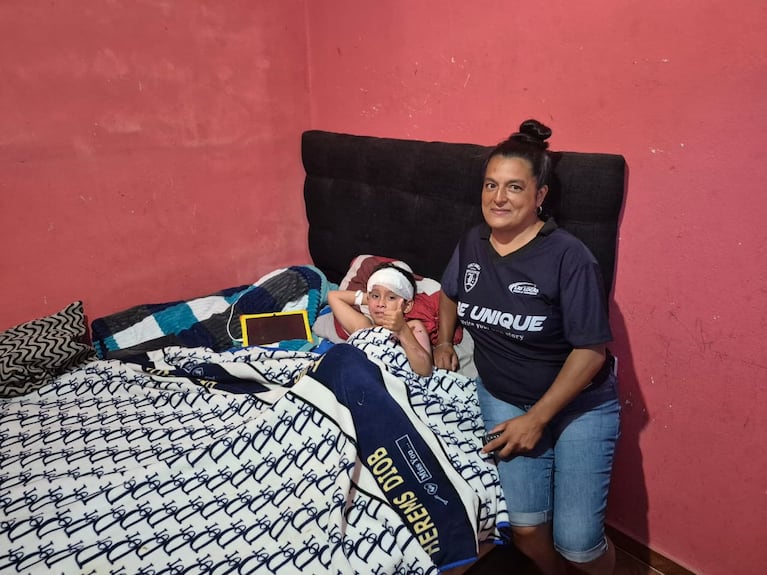 La alegría del nene de 7 años atropellado tras recibir el alta y volver a su casa