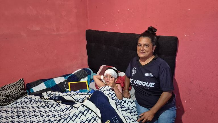 La alegría del nene de 7 años atropellado tras recibir el alta y volver a su casa