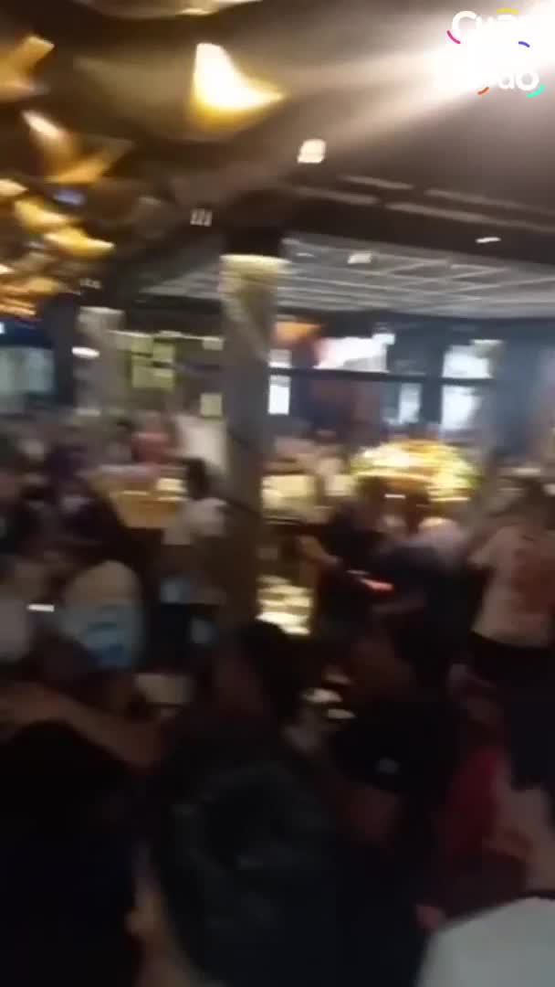 Así se vivió el partido de Argentina en el Museo Bar de La Mona 