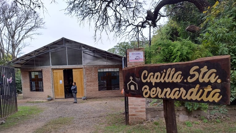 Robaron una garrafa de gas de una capilla y el auxilio del auto de la encargada