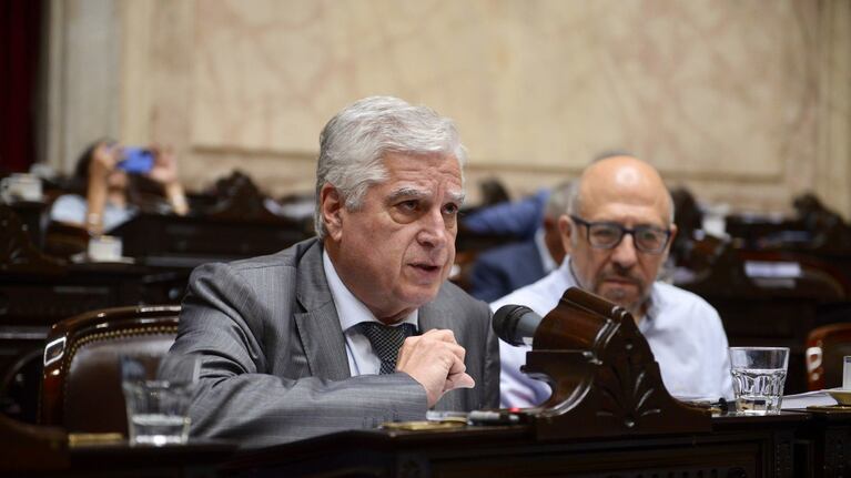 El diputado Gutiérrez le exigió a Milei que “no le pida a Llaryora” que no defienda los intereses de Córdoba