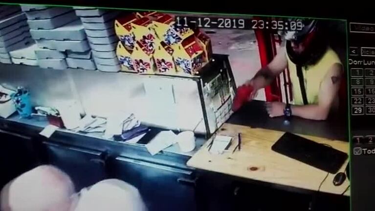 Robo en una pizzería a pasos de la Av. Colón