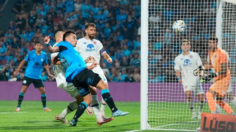 El gol anulado al Chino Zelarayán en Belgrano ante Tigre: era el del empate