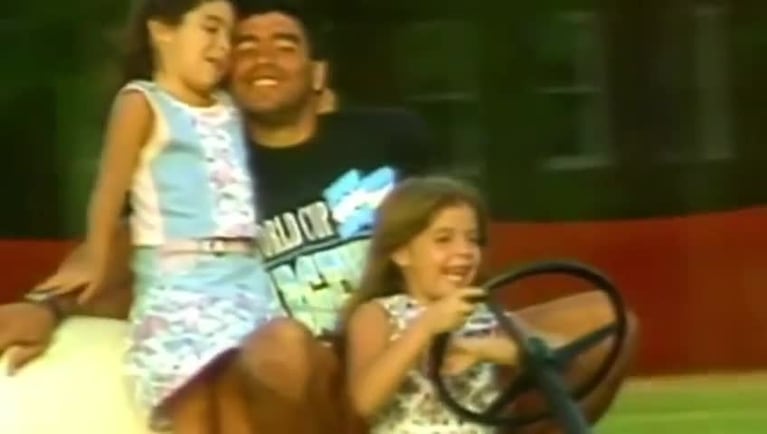 El video inédito de Maradona y sus hijas