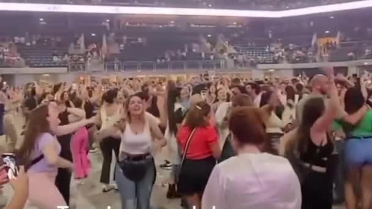 El show terminó, pero el público de La Konga siguió