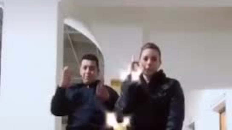 Policías de Deán Funes, haciendo TikTok