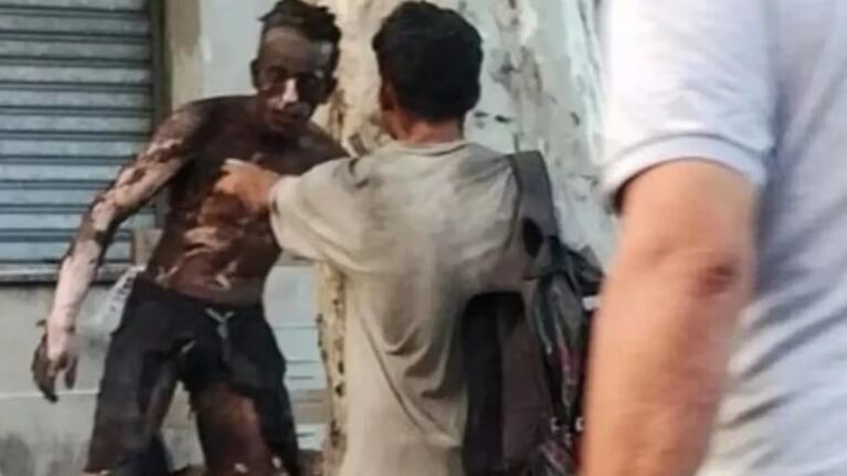 Fue a robar a cables en Rosario, se electrocutó y quedó con casi todo el cuerpo quemado