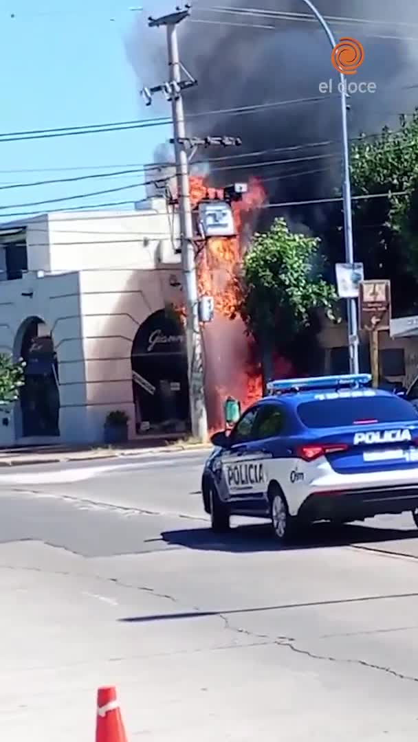Incendio por la explosión de un transformador en Córdoba