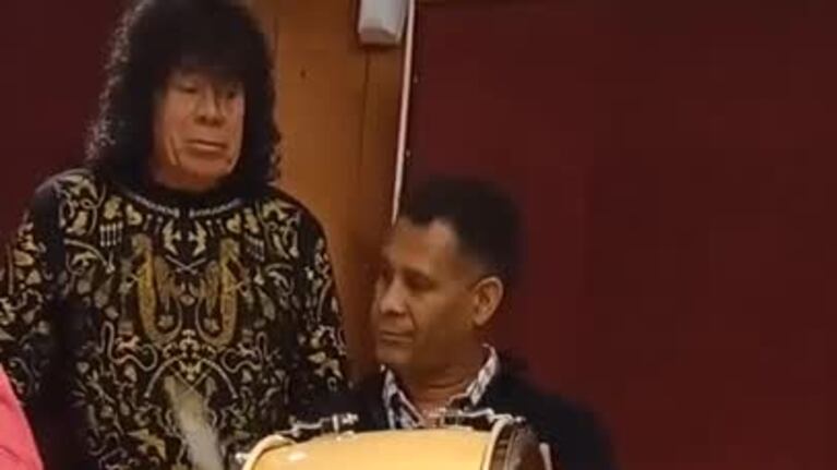 El Negro Abraham tocó con la nueva percusión de La Mona