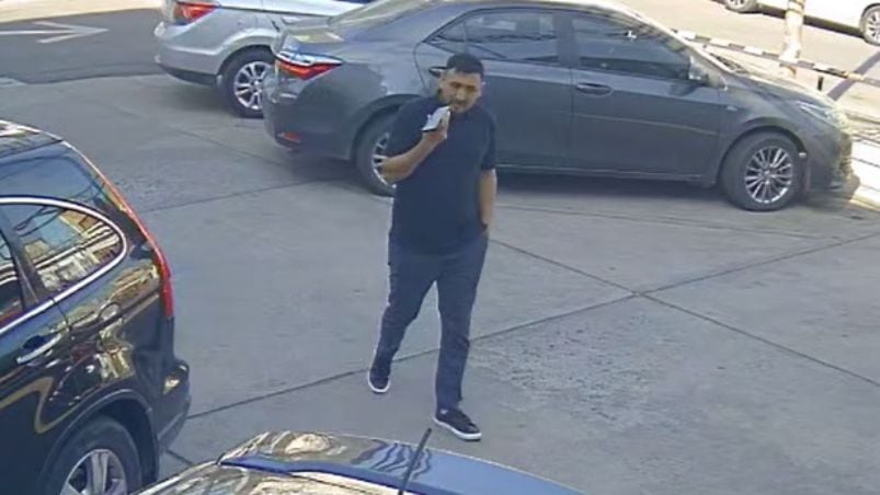 Inhibió la alarma de un auto, robó y quedó identificado