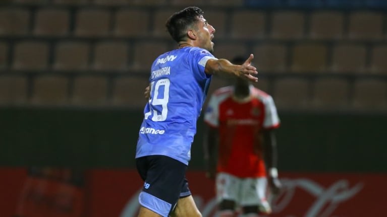 Doblete de Chavarría para el 2 a 1 de Belgrano a Internacional en Brasil