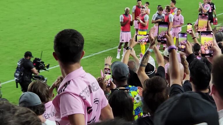 El golazo de Messi filmado por El Doce desde la tribuna