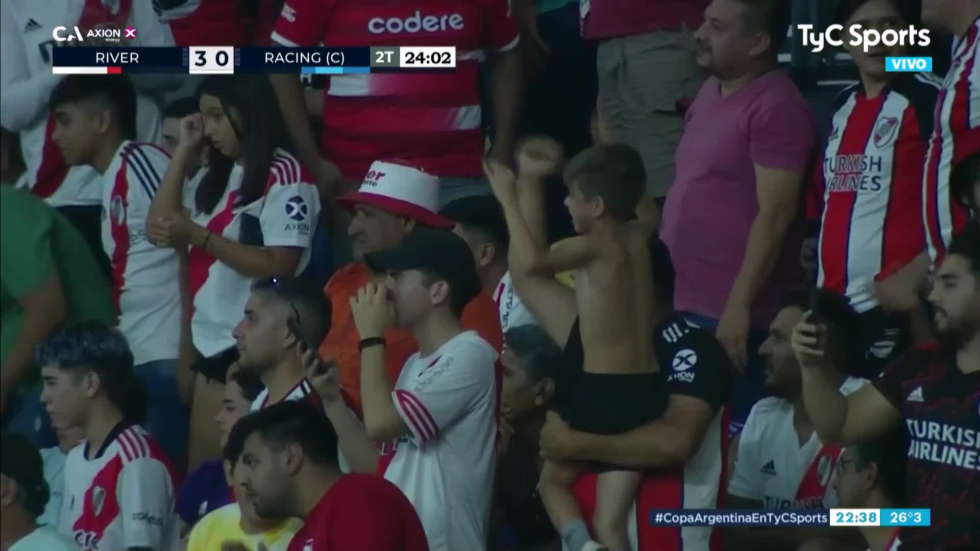 De cabeza llegó el tercero de River ante Racing