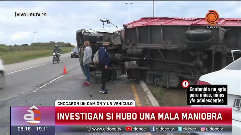 Grave accidente en la ruta 19: chocaron un camión y un auto