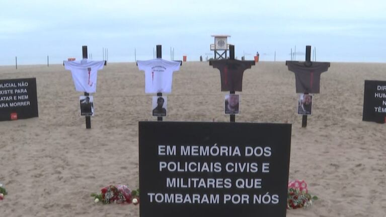 El tributo a los agentes fallecidos en el enfrentamiento con el Comando Vermelho
