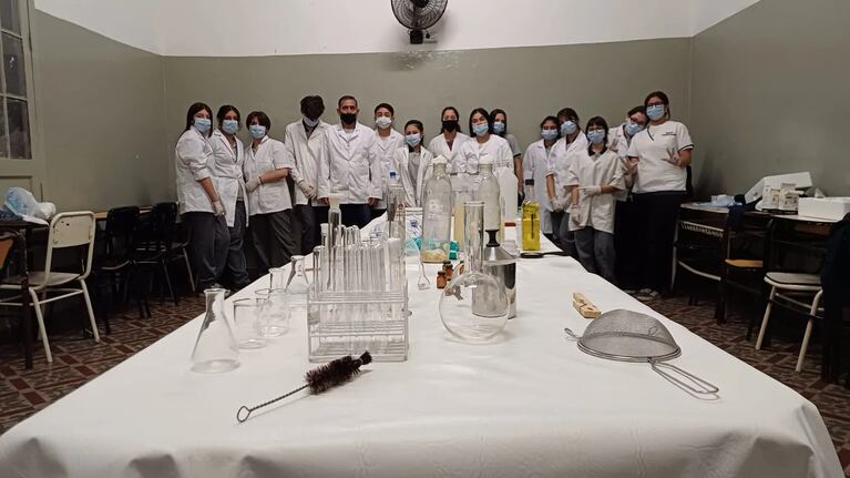 Alumnos de un colegio de Córdoba crearon un hongo para combatir el dengue