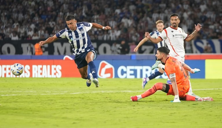 El gol de Newell’s a Talleres en el Kempes que dejó el marcador 2 a 1 
