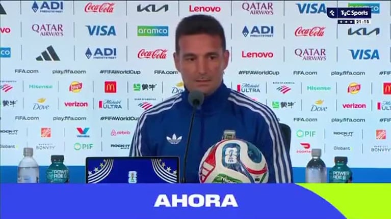 Lionel Scaloni molesto sobre una consulta referida a la fake news del padre de Messi