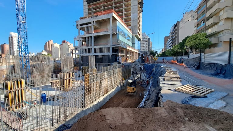 Así está el socavón en la Vélez Sarsfield a un mes del temporal