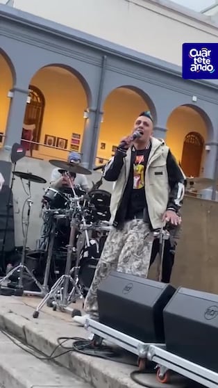 Monada rindió homenaje al Indio Solari con un show cuartetero en pleno corazón de Córdoba