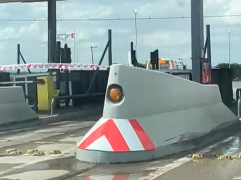 Impactante video del peaje arrasado en Córdoba que dejó un muerto 