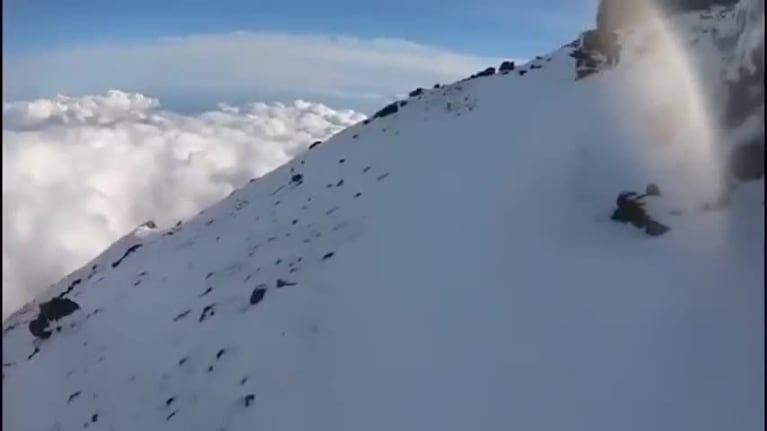 Transmitió en vivo su caída en el Monte Fuji