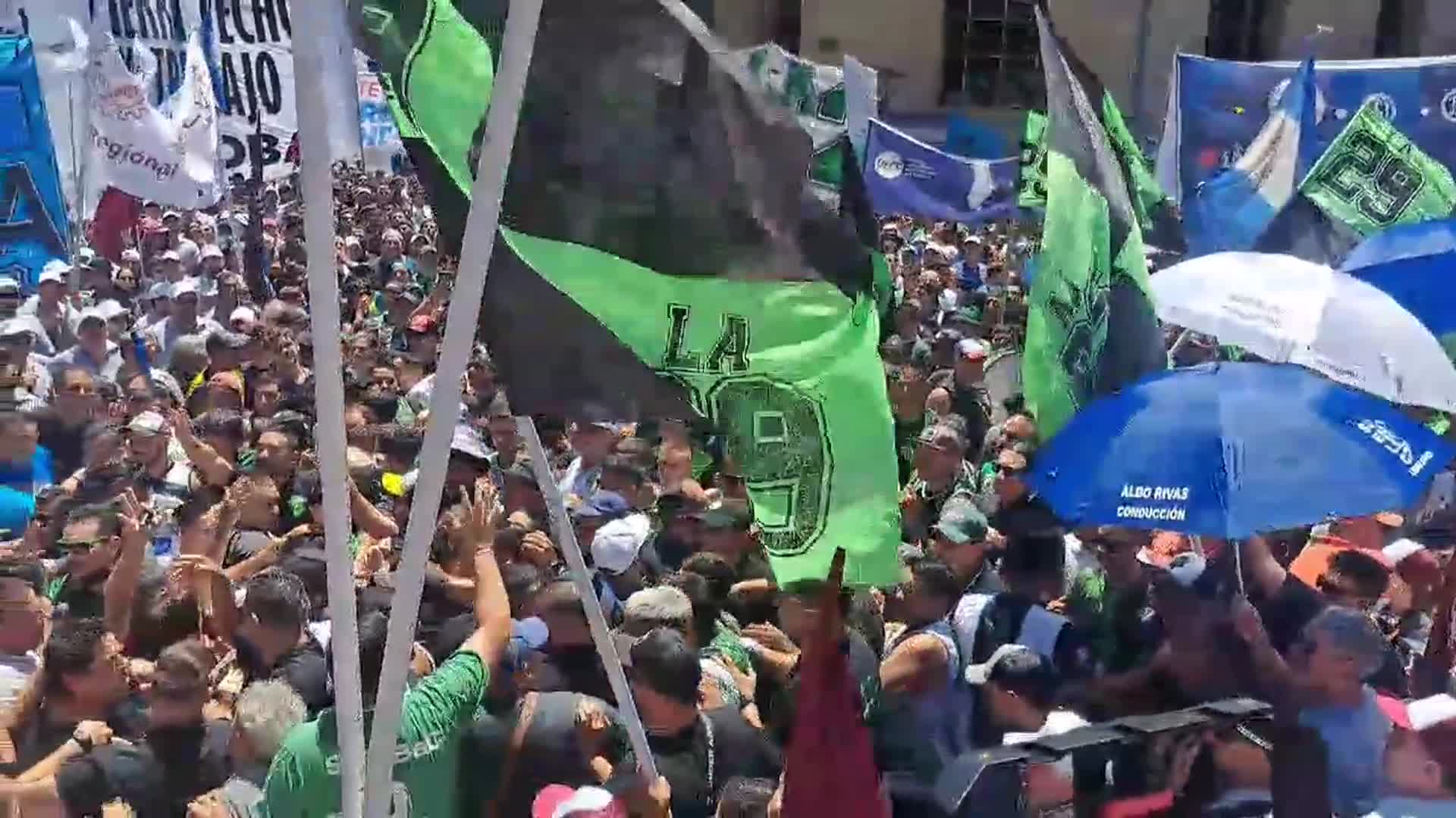 Enfrentamiento entre Surrbac y Suoem en la marcha en Córdoba.