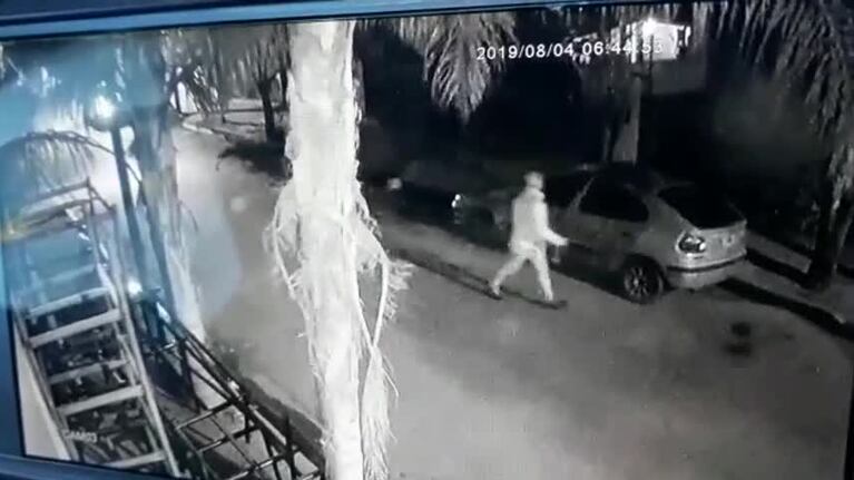 Así se robaban una camioneta en Villa El Libertador