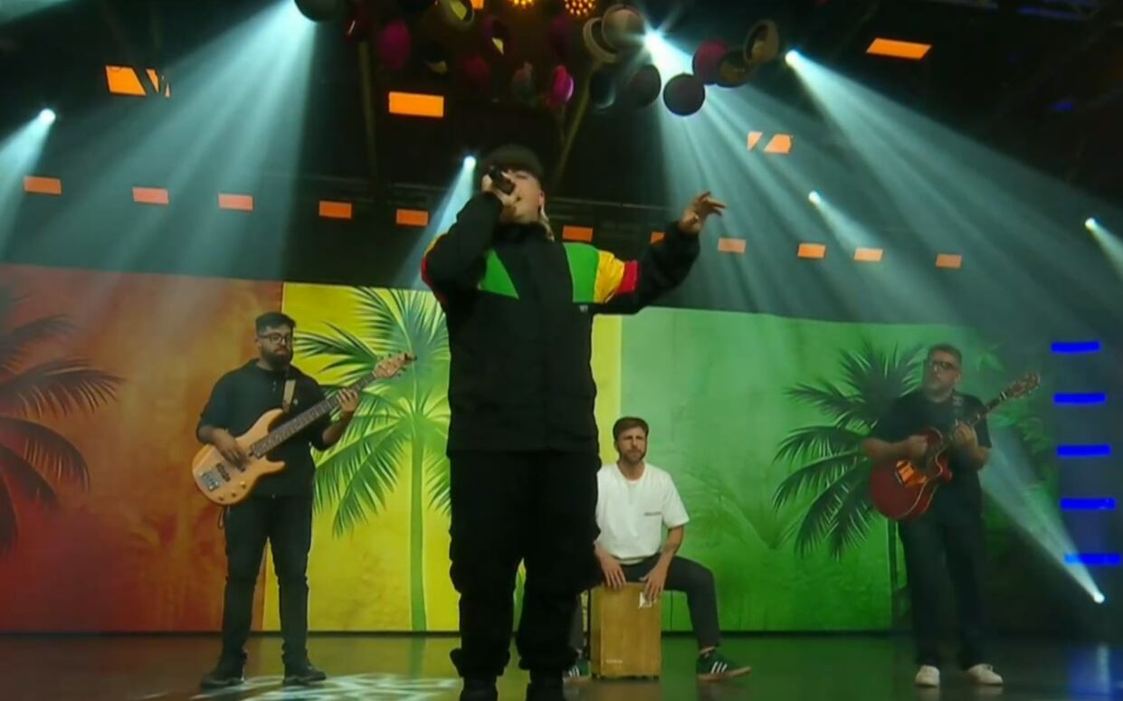 Su amigo sobrevivió a un brutal accidente y le dedicaron una canción en Buenas Noches Familia