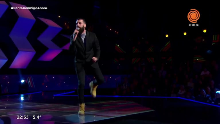 Un participante la rompió al cantar "Universo Paralelo"