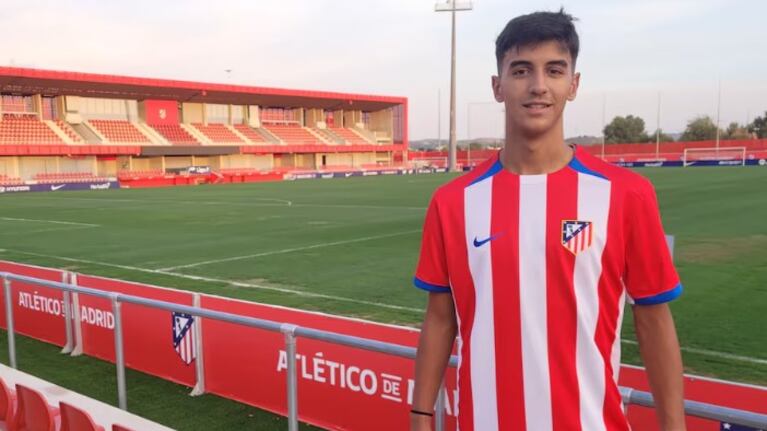 Es cordobés, tiene 16 años y fichó para el Atlético Madrid