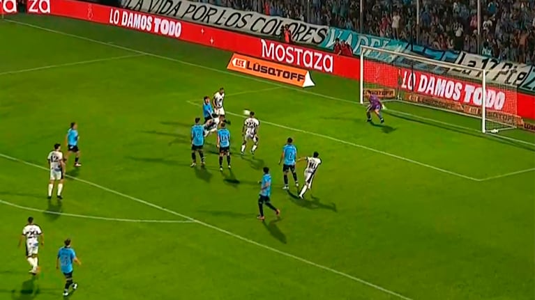 El gol de Villalba para el 1 a 0 de Independiente Rivadavia ante Belgrano