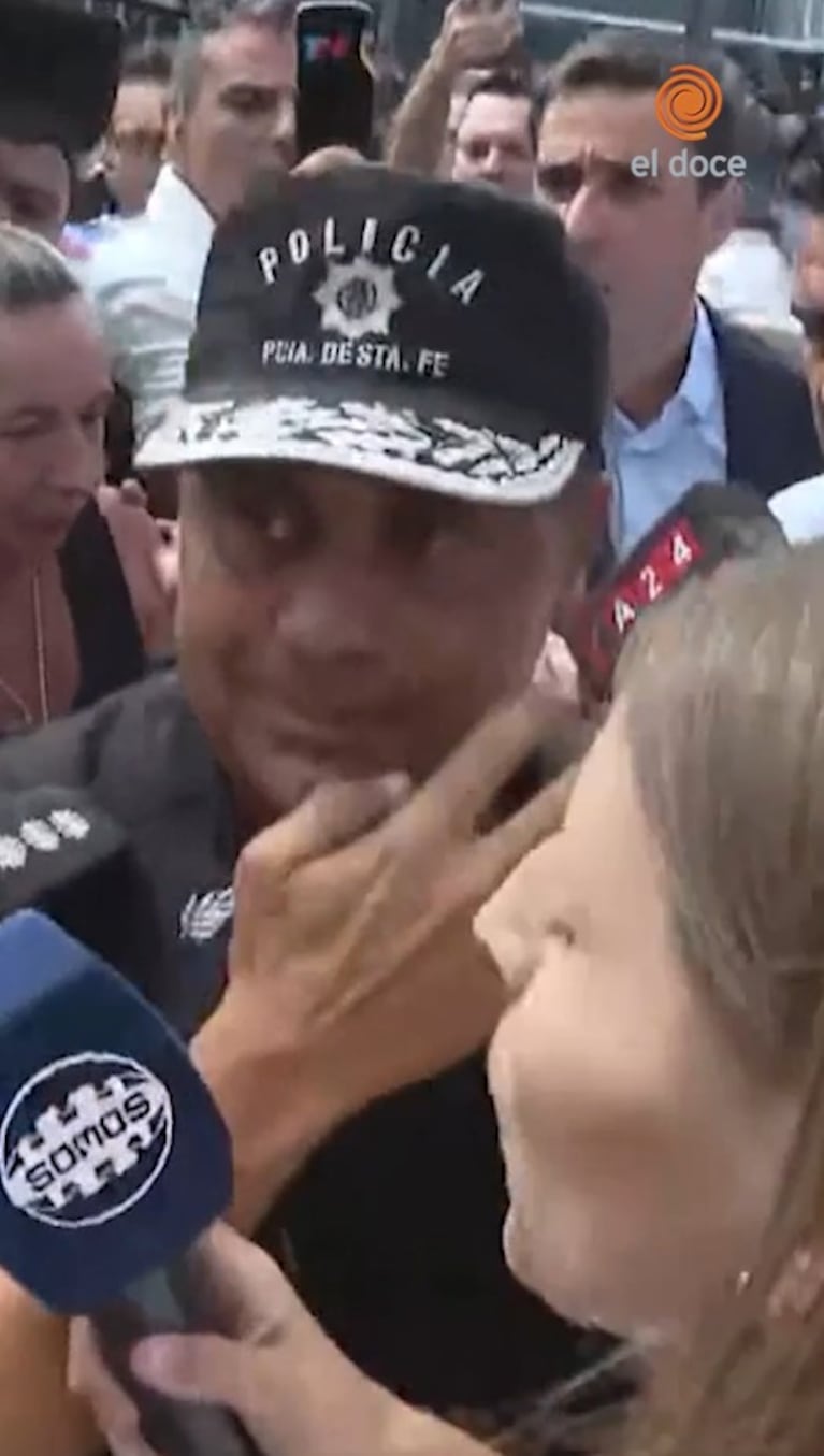 El Doce en Rosario: escupieron al jefe de la Policía