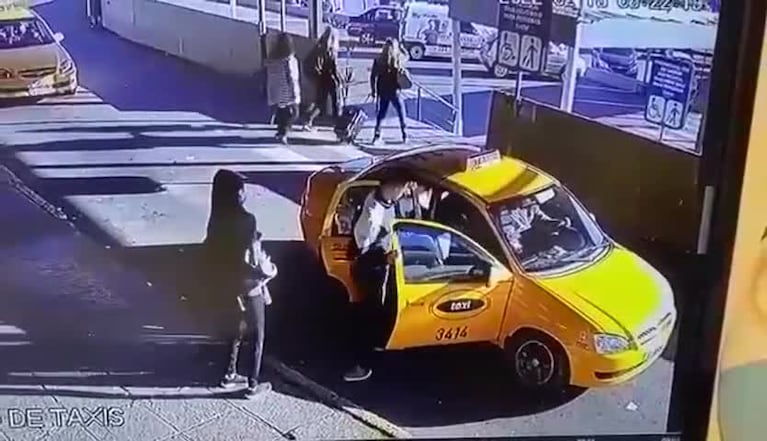 Un taxista a las trompadas con un pasajero en Córdoba