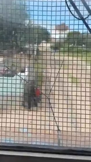 Policía salvó a un nene de ser arrollado por un tren